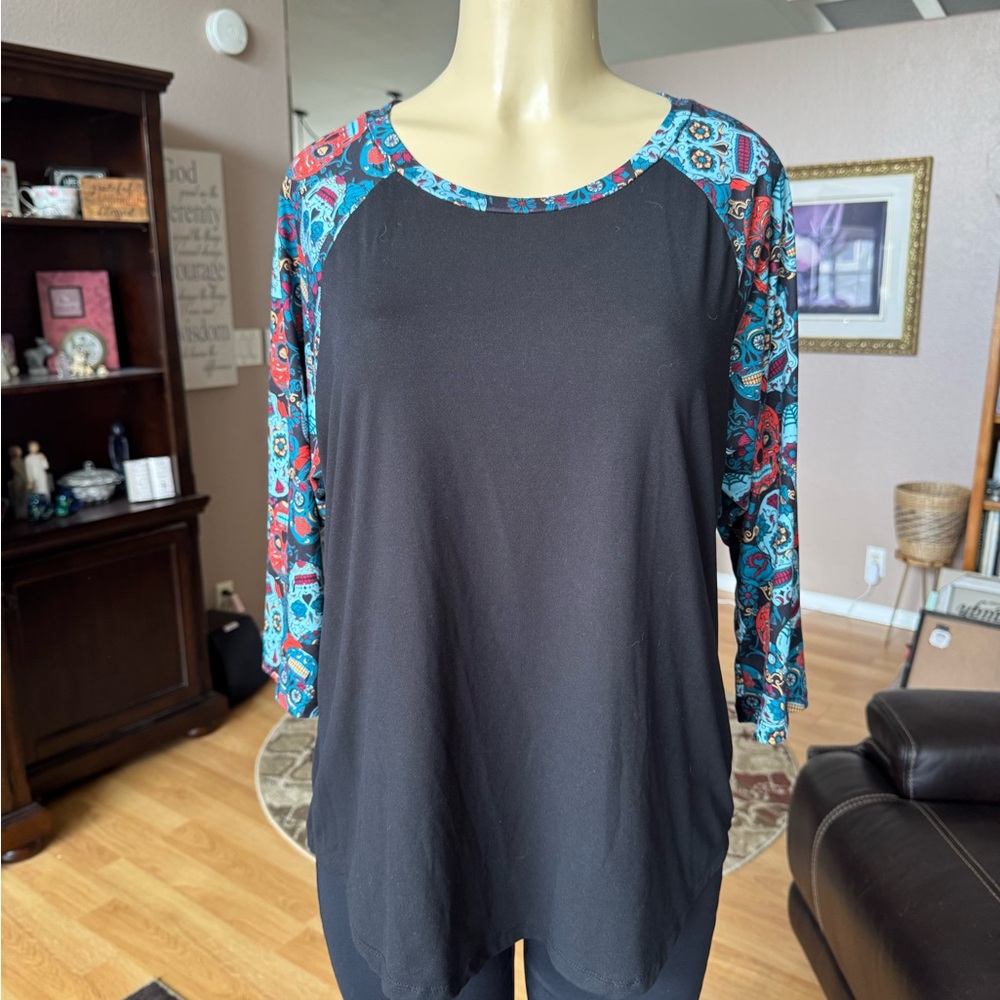Runway Ready Couture black & multicolored raglan skull top-size XL